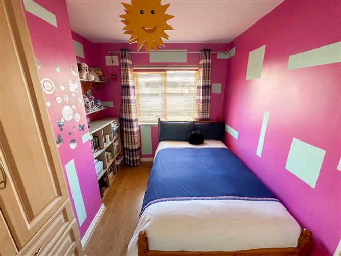68 Sruthan Mhuirlinne, Ballybane, Galway