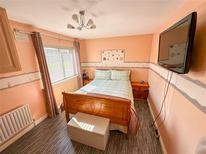 68 Sruthan Mhuirlinne, Ballybane, Galway
