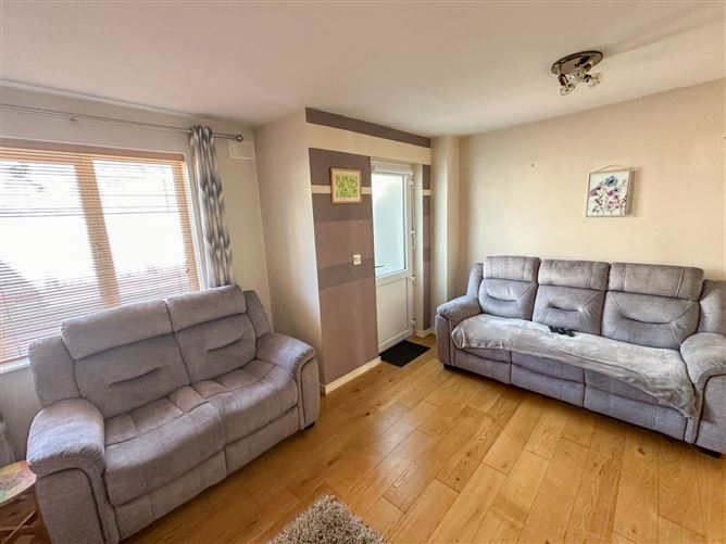 68 Sruthan Mhuirlinne, Ballybane, Galway