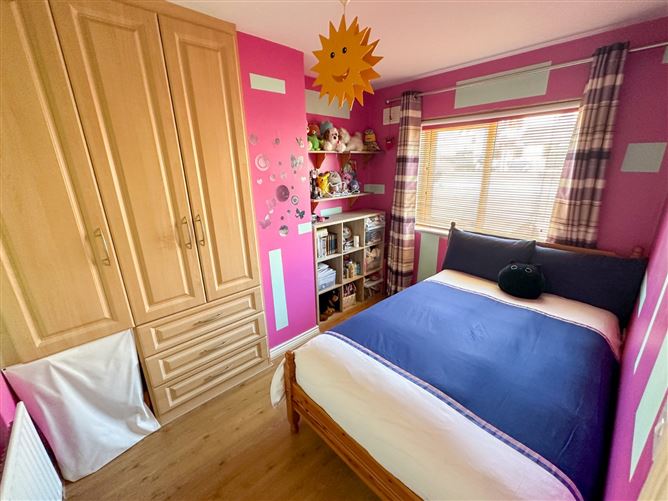 68 Sruthan Mhuirlinne, Ballybane, Galway