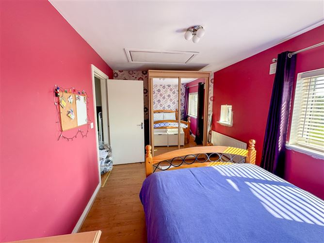 68 Sruthan Mhuirlinne, Ballybane, Galway