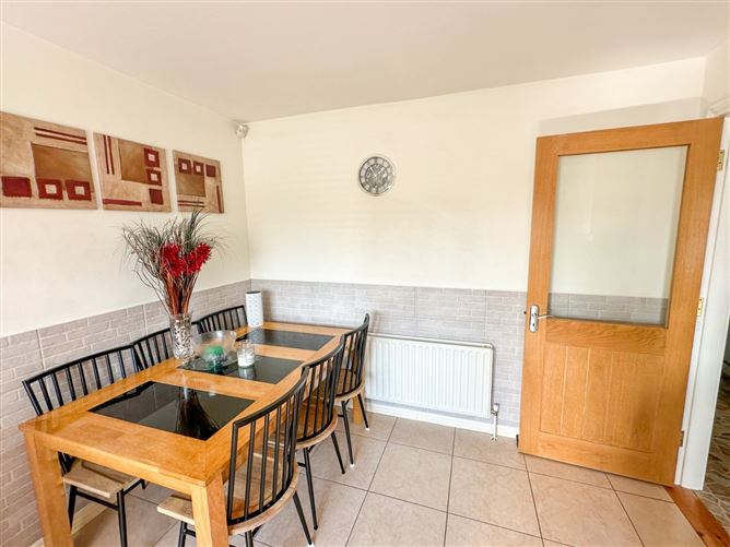 68 Sruthan Mhuirlinne, Ballybane, Galway
