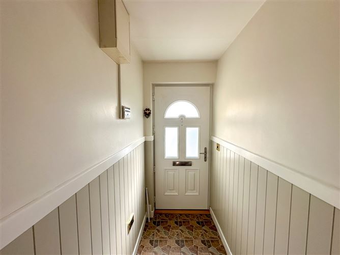 68 Sruthan Mhuirlinne, Ballybane, Galway
