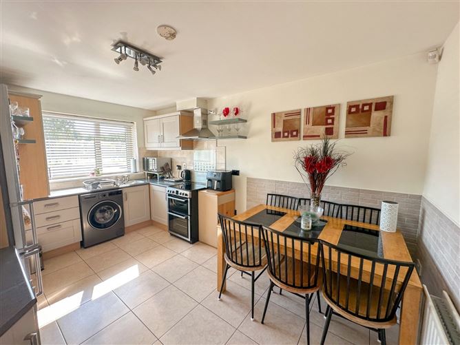 68 Sruthan Mhuirlinne, Ballybane, Galway
