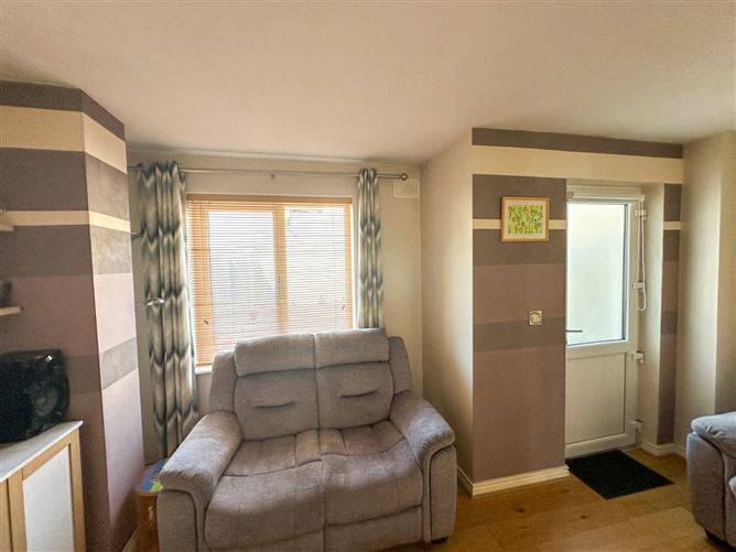 68 Sruthan Mhuirlinne, Ballybane, Galway