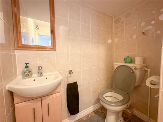68 Sruthan Mhuirlinne, Ballybane, Galway