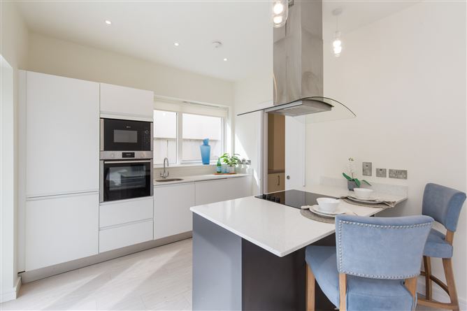 24 The Avenue, Carrickmines Manor, Carrickmines, Dublin 18