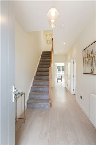 24 The Avenue, Carrickmines Manor, Carrickmines, Dublin 18