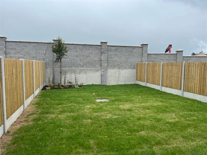 https://photos-a.propertyimages.ie/media/7/9/3/4352397/e10c38b1-c76e-4a7d-85ad-b818cb306104_l.jpg