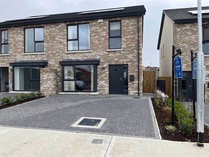 https://photos-a.propertyimages.ie/media/7/9/3/4352397/e10c38b1-c76e-4a7d-85ad-b818cb306104_l.jpg
