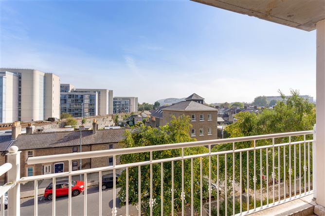 144 The Berkeley, Pembroke Sq, Grand Canal St Upr, Grand Canal Dk, Dublin 4