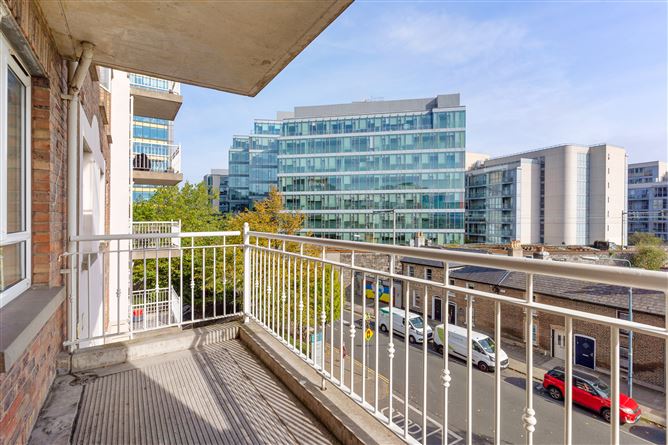 144 The Berkeley, Pembroke Sq, Grand Canal St Upr, Grand Canal Dk, Dublin 4