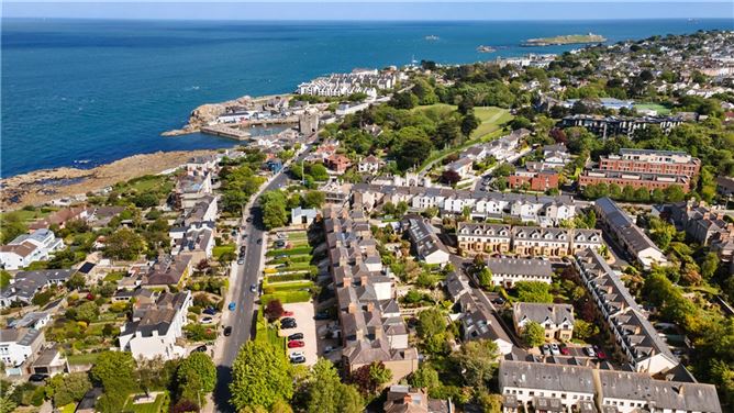 Photo 35 of 37 — 1 Breffni Terrace, Sandycove, Co. Dublin