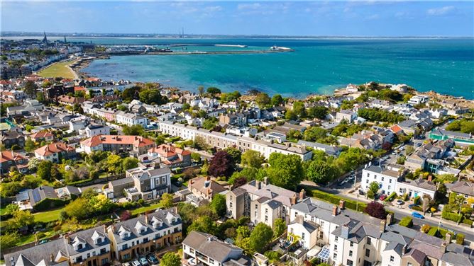 Photo 32 of 37 — 1 Breffni Terrace, Sandycove, Co. Dublin