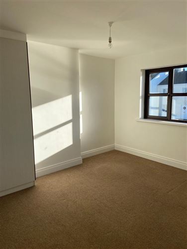 2A Lawn Park, Castlebar, Mayo