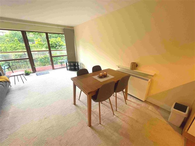 Hunters Hall, Hunters Wood, Ballycullen, Dublin 24