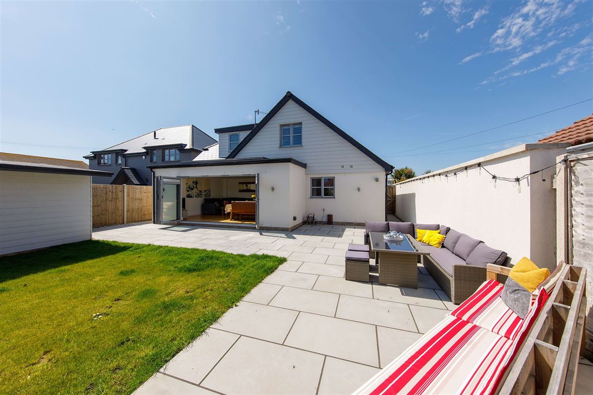 Cockleshells, Vacation Rental in West Sussex, England, Bracklesham Bay, West Sussex