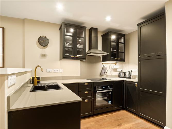 Main Street Hideaway A Lush Retreat in Clifden,H71HE92, Clifden, Galway
