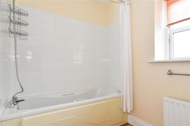 28 Cluain Riocaird, Headford Road, Galway