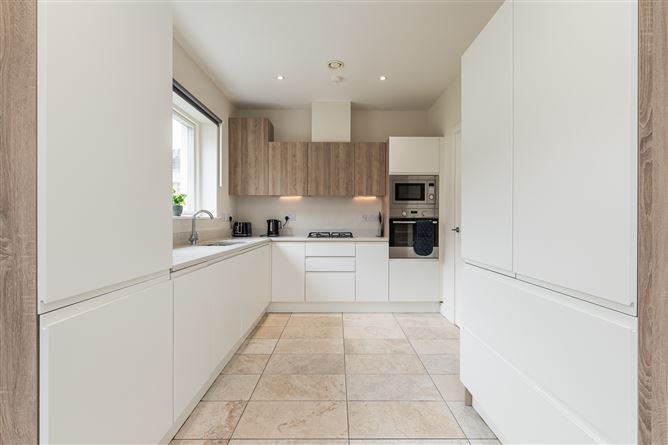 52 Larkfield Heath, Leopardstown, Dublin 18