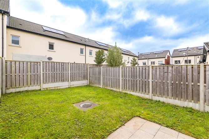 52 Larkfield Heath, Leopardstown, Dublin 18