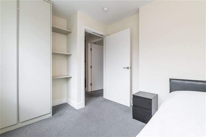52 Larkfield Heath, Leopardstown, Dublin 18