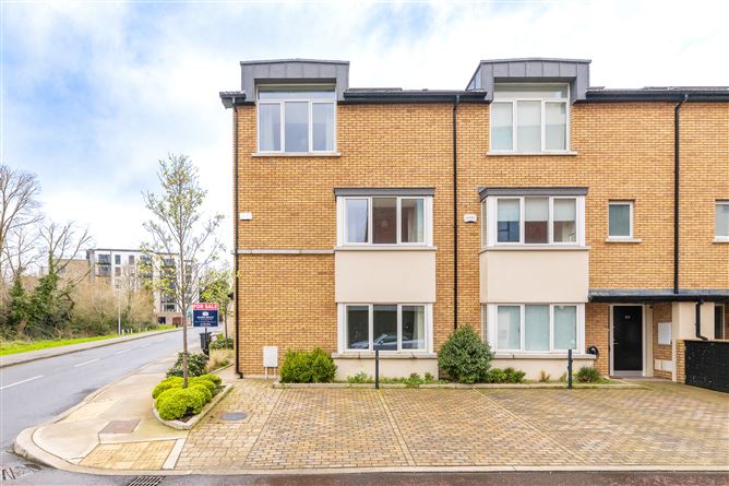 52 Larkfield Heath, Leopardstown, Dublin 18