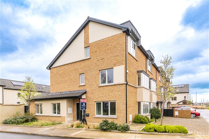 52 Larkfield Heath, Leopardstown, Dublin 18
