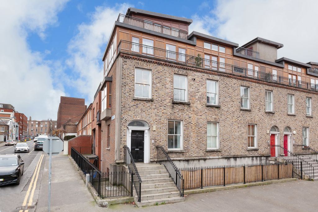 8 Hogan Square, Hogan Place, Grand Canal Dk,   Dublin 2