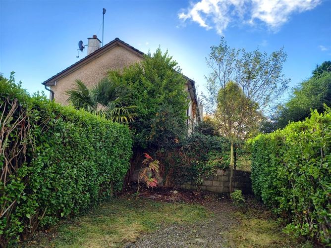 81 Belgard Downs, Rochestown, Cork