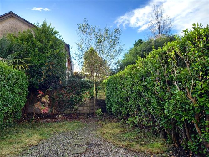 81 Belgard Downs, Rochestown, Cork