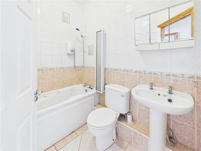 Photo 12 of 21 — 27 Marina Court, Athy, County Kildare