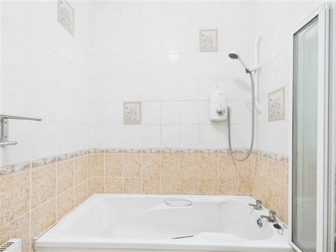 Photo 13 of 21 — 27 Marina Court, Athy, County Kildare