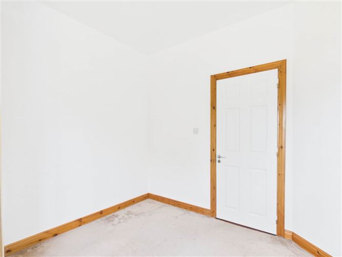 Photo 16 of 21 — 27 Marina Court, Athy, County Kildare