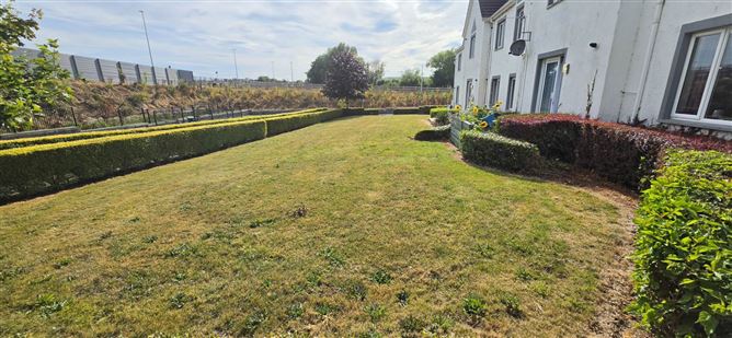 Photo 17 of 21 — 27 Marina Court, Athy, County Kildare