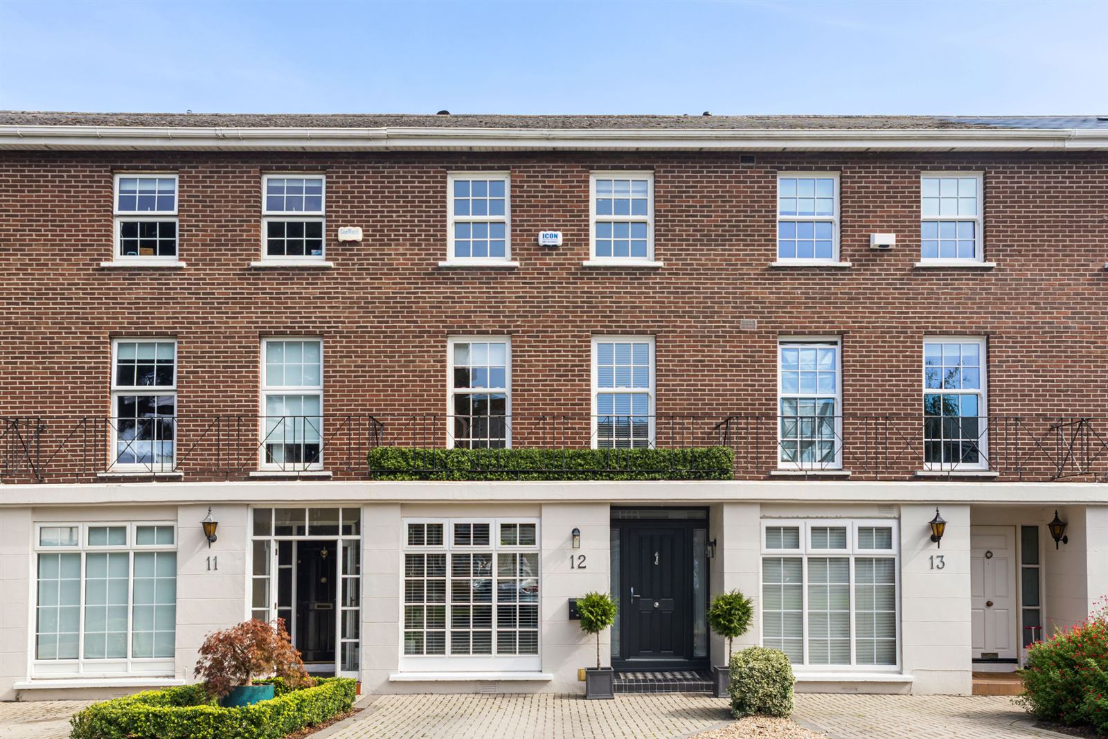 12 Eglinton Square, Dublin 4