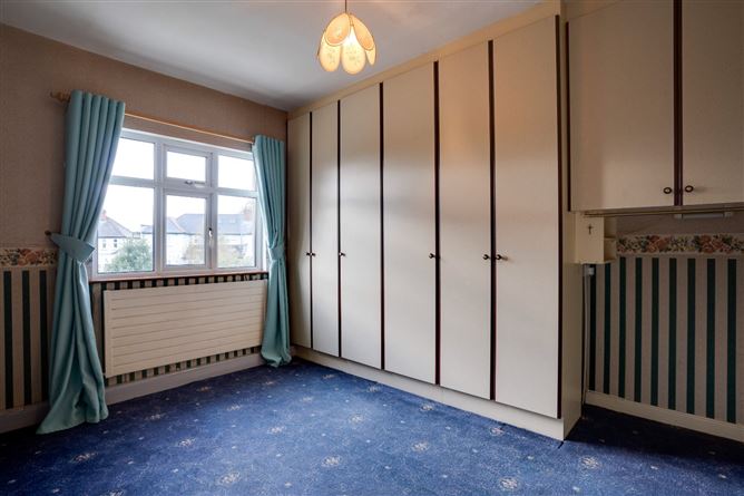 17 Vernon Park, Clontarf, Dublin 3