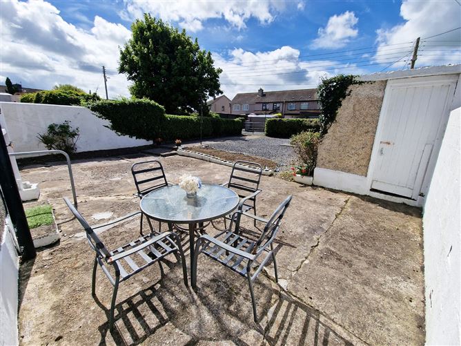 12 Church Drive, Clarecastle, Ennis, Co. Clare