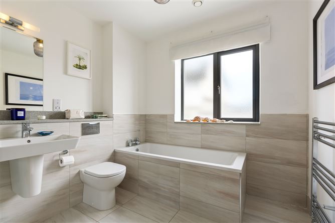 11 The Avenue, Carrickmines Green, Carrickmines, Dublin 18