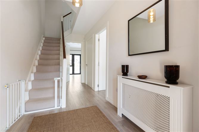 11 The Avenue, Carrickmines Green, Carrickmines, Dublin 18