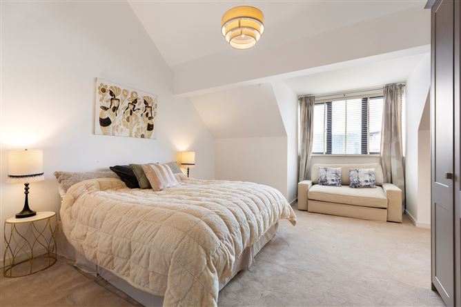 11 The Avenue, Carrickmines Green, Carrickmines, Dublin 18