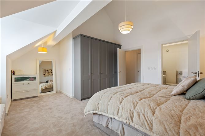 11 The Avenue, Carrickmines Green, Carrickmines, Dublin 18