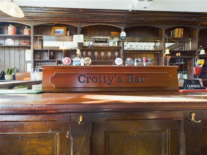 Crotty's Bar and Restaurant, Market Square, Kilrush, Co. Clare