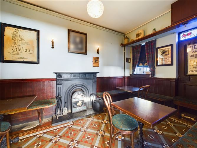Crotty's Bar and Restaurant, Market Square, Kilrush, Co. Clare
