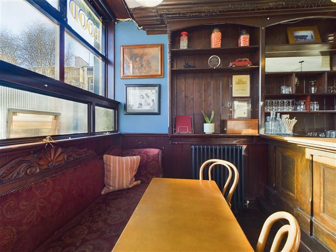Crotty's Bar and Restaurant, Market Square, Kilrush, Co. Clare
