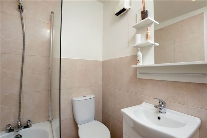 Photo 16 of 22 — 31 Strandville Avenue, North Strand, Dublin 3