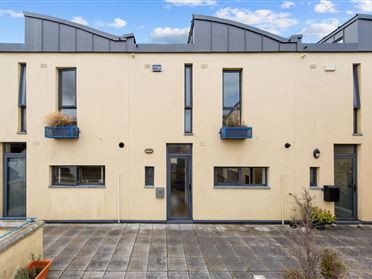 8 Castle Mews, Castle Street, Dalkey, Co. Dublin