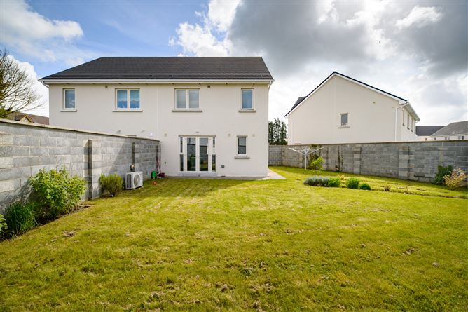15 Silverbrook Crescent, Arden Road, Tullamore, Co. Offaly