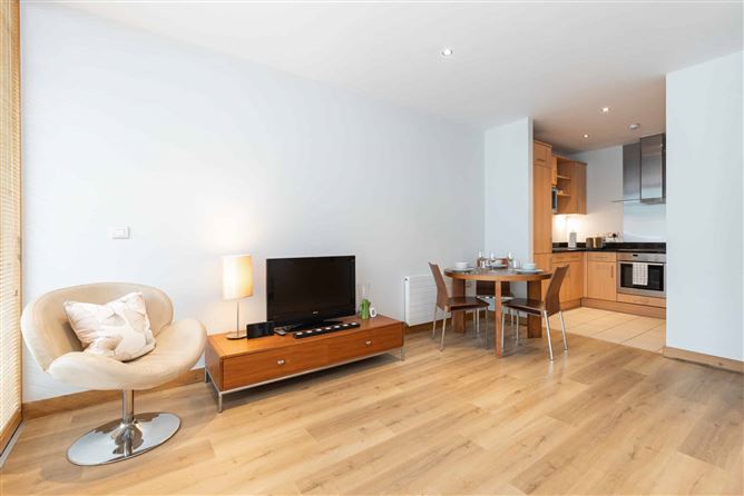 96 Kirkpatrick House, Spencer Dock, IFSC, Dublin 1, D01 HW53