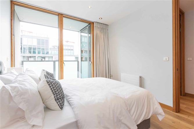 96 Kirkpatrick House, Spencer Dock, IFSC, Dublin 1, D01 HW53